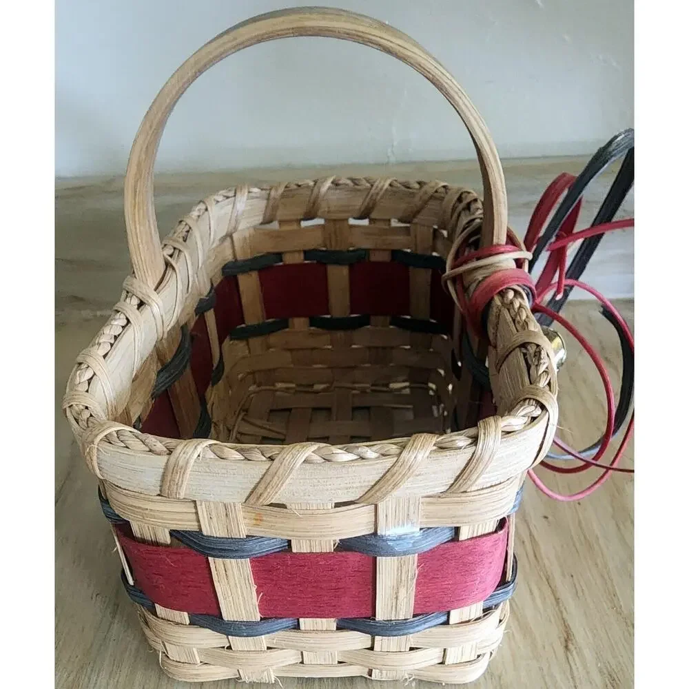 Vintage 2002 Small Woven Basket With Bow & Bell 7x4